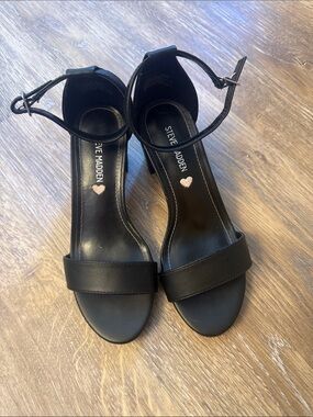 Steve Madden Black Carson Block Heel Sandals